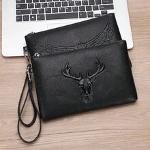 1 件黑色鹰/鹿头图案 PU 皮革手拿包，时尚简约商务风格男士腕包，拉链开合带腕带，可容纳手机、现金、卡，防水防刮，轻巧便携，适合工作、会议、用餐，是送给男士、丈夫、老板、同事的绝佳礼物