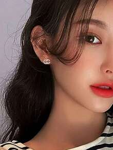 1 قطعة أقراط إبزيم بشكل C بتصميم أنيق، وصول جديد 2025