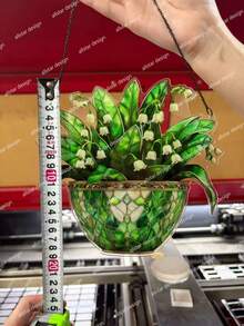 1 件美丽的铃兰图案，厚度 0.3 厘米，彩色窗挂式太阳捕手，彩色玻璃风格，适合卧室和客厅，是送给朋友和家人的理想礼物，太阳捕手