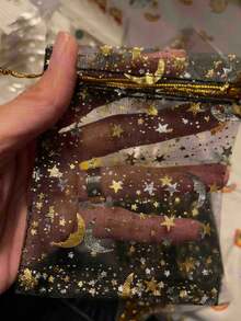 30 件/50 件/100 件月亮和星星印花抽绳欧根纱袋，礼品包装袋（黑白可选），DIY 礼品袋，适用于化妆品、生日、珠宝、婚礼新娘回礼、纪念品、情人节、圣诞节、复活节、毕业典礼、返校、感恩节、节日派对，3.5x4.7 英寸（9x12 厘米）