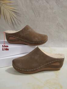 女士保暖内衬木屐拖鞋，方便穿脱的拖鞋，适合日常休闲和室内穿着，与裤子和休闲装完美搭配 - 卡其色 - 查看 6