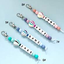 1 件定制返校个性化彩虹钥匙扣、返校串珠钥匙扣、钥匙扣标签、姓名标签、教师礼物、粉色彩虹热气球 - 字母珠鑰匙圈 - 查看 7