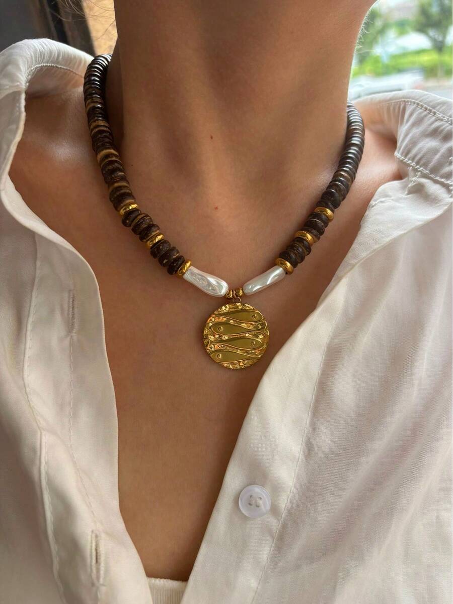 Monlansher Women's Autumn/Winter New Beaded Stainless Steel Round Pendant Necklace, Wooden Beads Paired With Stainless Steel Round Pendant, Fashion Minimalist Everyday Wear Luxury Elegant Beaded Pendant Necklace - Gold - View 1