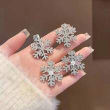 2/6/10pcs Silver Snowflake Hair Clips For Women - Rhinestone & Faux Pearl Non-Slip Claw Clips, Sparkly Winter Hair Accessories For Christmas & New Year Parties, Secure Hold For Thick Long Hair, Elegant Daily Wear Hair Barrettes & Bangs Clips - Silver - View 6