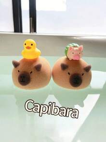 可爱水豚沐浴海绵 - 柔软低敏，浅米色，温和去角质清洁。完美的浴室装饰，经久耐用，是理想的沐浴用品。萌趣的水豚造型和柔软的浅米色材质，带来轻松愉悦的沐浴体验，非常适合面部和身体去角质。另有可爱沐浴海绵、大号沐浴海绵及其他沐浴用品可供选择。 - 彩色 - 查看 7