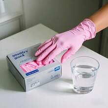 50/100 Stück Einweg-Handschuhe in hellem Rosa, für Haushaltsreinigung, Malerei, Schönheit, Haarstyling, Reinigung Zuhause, Küchenreinigung, Partyaufräumen, Weihnachts- und Neujahrsreinigungsbedarf