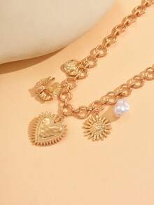 1 chiếc vòng cổ trang sức Chunky, vòng cổ choker kim loại nhiều lớp hình trái tim, hoa, mặt dây chuyền mặt trời, trang sức vòng cổ thời trang và đa năng dành cho phụ nữ, thích hợp để đeo hàng ngày, hẹn hò, tiệc tùng, lễ hội âm nhạc - Nhiều màu - Xem 3