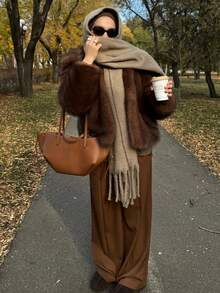 1件装女士休闲秋冬纯色百搭学院风优雅粗胡须加厚保暖围巾，适合秋冬季节防寒购物和穿搭 - 冷棕 - 查看 3