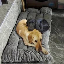 1 pieza Cama de perro y sofá de peluche extra grande resistente a la suciedad, cálida y cómoda para el invierno, colchoneta de poliéster gruesa y ultra suave adecuada para gatos y perros pequeños, medianos y grandes - Sofá rectangular adorable