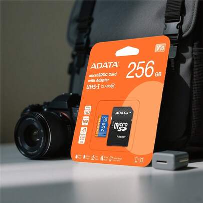 ADATA Memoria Micro SD ADATA 256 GB La memoria Micro SD ADATA de 256 GB es una solución esencial para ampliar el almacenamiento de tus dispositivos. Con una velocidad de transferencia de hasta 100 MB/s y clasificación Clase 10, es perfecta para grabar videos en alta definición, guardar miles de fotos, instalar aplicaciones pesadas y transferir archivos rápidamente. Funciona idealmente con smartphones, cámaras digitales, tabletas, consolas portátiles y drones. Ofrece rendimiento estable y durabilidad, resistiendo golpes y temperaturas extremas, lo que la hace confiable para uso diario y actividades al aire libre en México.