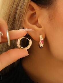 1 Đôi bông tai vòng kiểu dáng mới, mạ vàng đồng, họa tiết hoa và men, thích hợp cho phụ nữ và bé gái. - Hồng - Xem 2