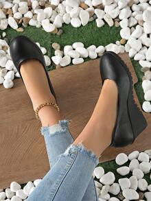 Damen Pumps mit Schleifen-Dekor und Keilabsatz, Schwarz, modisch & elegant, runde Spitze mit Metall-Akzent, bequem für den Arbeitsweg, geeignet für Partys & formelle Anlässe, Frühling/Herbst - Schwarz 2 - Übersicht 3