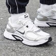 耐克男士V5 RNR复古跑步休闲运动鞋，HJ5228-104 - 白色 - 查看 2