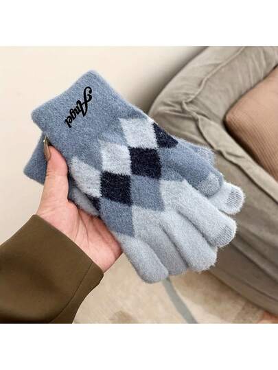 Personalized Custom Text/Name Winter Gloves - Plaid Pattern (Pink/Gray/Blue/Black/White/Red/Brown/Tan) - Soft Warm Fleece Gloves For Women & Men, Ideal Gift For Christmas, Birthdays, Everyday Use - Customizable Cozy Winter Gloves, Gloves For Winter, Winter Gloves For Women Extreme Cold, Winter Accessories For Women, Ski Gloves, Thermal Gloves For Men