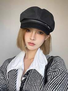 1pc Solid Color Newsboy Cap, Retro Fashion Style Cotton Material, Classic Silhouette With Black Leather Band And Metal Buckle Detail, Flattering Head Shape And Sun-Shading Function, Suitable For Spring/Autumn Daily Outings, Casual Dates And More