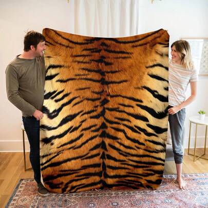 1 Piece Luxury Tiger Pattern Fleece Blanket - Comfortable, Soft, Skin-Friendly Flannel With Realistic Animal Pattern - Perfect For Gifting, Napping, Office Or Outdoor Use - All-Season Comfort