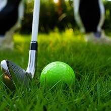 4 件夜光高尔夫球 - 自动发光高尔夫球，适合夜间训练，是送给高尔夫球手的完美礼物，高尔夫配件，户外运动装备，高尔夫用品，橡胶材质，无需电源，适合比赛、高尔夫训练、户外团队运动、高尔夫礼品、男士礼品、个性化礼品、生日礼品