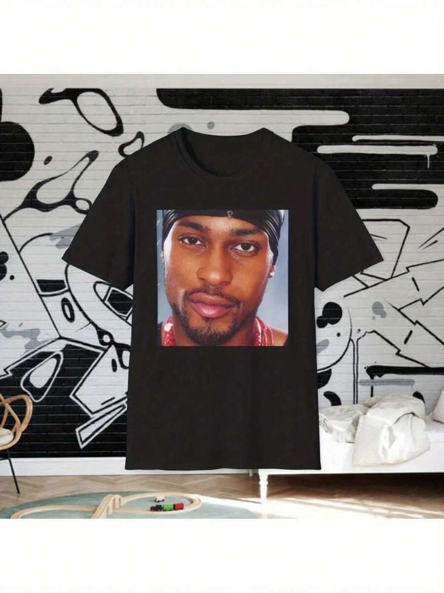 Men's Vintage 90s Graphic Tee - Black Crew Neck T-Shirt With D'Angelo Portrait - Neo-Soul Music Fan Apparel Inspired By Lauryn Hill, Erykah Badu, The Roots, Questlove - Soulquarians Retro Album Art Style, Music Tees, All-Season Clothing, Bohemian Style, Comfortable Fit - 黑色 - 查看 1