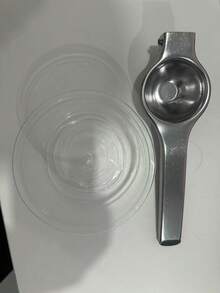 1 Piece Manual Aluminum Citrus Juicer - For Oranges, Lemons And Pomegranates - Ideal For Home Kitchens, Parties And Bars Suitable For Home Use