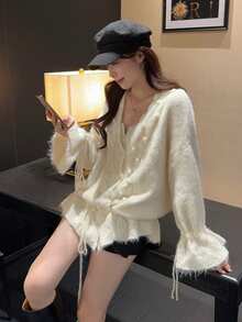 Áo len cardigan tay loe cổ chữ V khoét lỗ họa tiết hoa cỡ lớn - Màu be - Xem 7