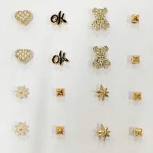 16 件仿金属装饰饰品，水钻熊，心形仿珍珠装饰，时尚花园木屐/凉鞋装饰纽扣，玫瑰金色，水钻和仿珍珠，ABS 轻质材料。适用于木屐、EVA 拖鞋、凉鞋、可拆卸亚克力鞋面、女孩配饰、圣诞礼物