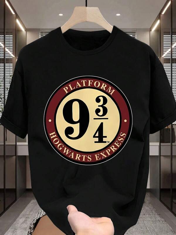 Warner Bros Camiseta de manga corta con cuello redondo y estampado gráfico del Andén 9 3/4 de Harry Potter, camiseta casual de moda para hombres, ligeramente elástica, opaca, de fácil cuidado, adecuada para uso diario, camiseta de manga corta para hombres, para todas las estaciones