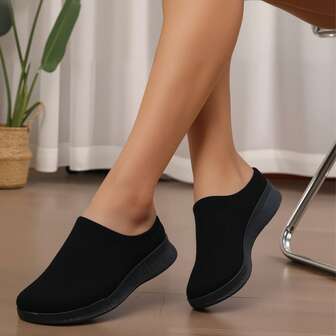 女士黑白一脚蹬休闲运动鞋，气垫气垫，减震，适合跑步、休闲、跳舞、哺乳