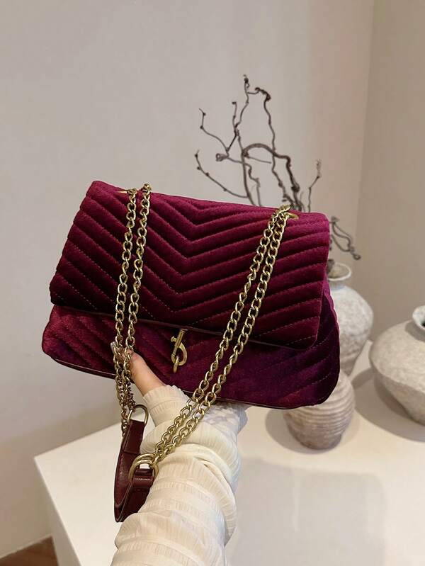 حقيبة كتف/حقيبة متقاطعة للنساء مبطنة مطرزة باللون البرغندي