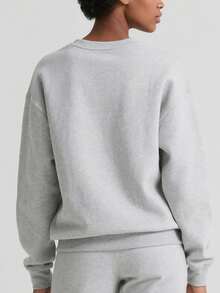 一件根据您的照片定制的加厚连帽卫衣，是送给任何人的理想冬季礼物