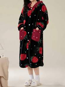 1 chiếc áo choàng nỉ có mũ họa tiết dâu tây - Nhiều màu - Xem 3