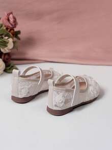 1 Pair Girls' Mesh Embroidered Heart & Rhinestone Lattice Design Flat Hollow Slip-On Shoes, Cute Princess Style, Fashion, Soft & Lightweight, Round Toe, Closure, Matching Mom's Size, Suitable For 2-14 Years Old Girls, All Seasons, Party, Holiday - 白色 - 查看 5