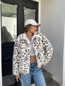女士豹纹波点短款皮草外套，展现“暴妻”风格，彰显老钱气质，适合派对、冬季穿着，豹纹开襟皮草外套，也适合万圣节、圣诞节等节日穿着。 - 豹紋 - 查看 5