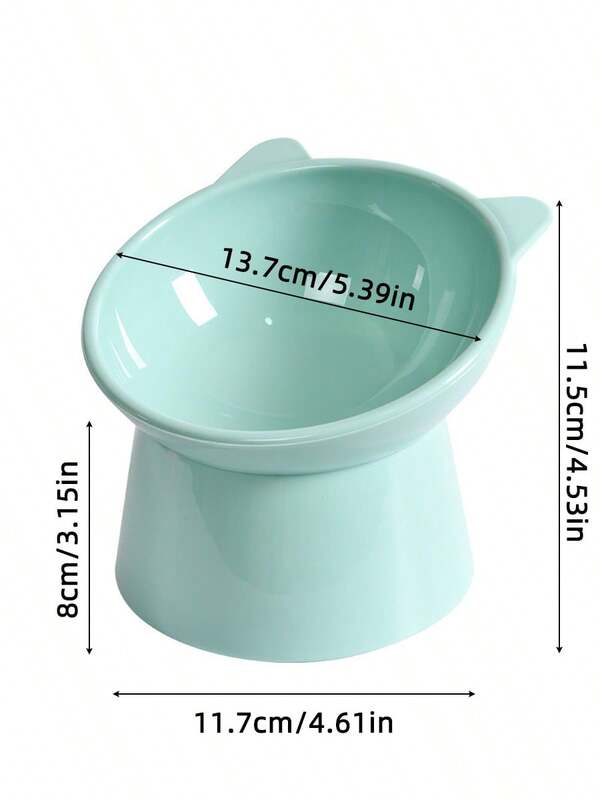 Wysokiej jakości, trwała, jednoczęściowa miska na karmę dla zwierząt z polipropylenu (PP), z pochyloną, wysoko wyprofilowaną osłoną szyi i korpusem o dużej średnicy, idealna do codziennego karmienia kotów i psów. Pomaga chronić kręgosłup szyjny zwierzęcia i wspomaga trawienie. Posiada antypoślizgową podstawę, która zapobiega przewracaniu się. Jest łatwa w czyszczeniu, trwała i higieniczna, idealna do użytku w domach, sklepach zoologicznych, lecznicach dla zwierząt i innych miejscach. To idealny wybór do karmienia zwierząt.