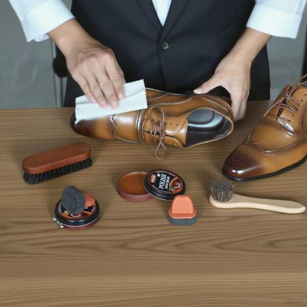 Iron-Box Shoe Polish Care Set For Leather Cleaning, Conditioning And Polishing, Comprising Two Brushes, A Cloth, And Two Sponge Shoe Buffers To Maintain A Lustrous Finish