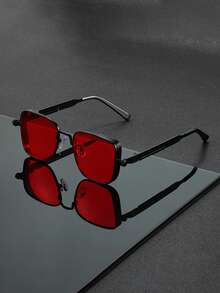 复古蒸汽朋克风格男士金属方形时尚眼镜，时尚精致，轻巧便携，完美展现独特风格。无论是节日还是特殊场合，都是绝佳之选。