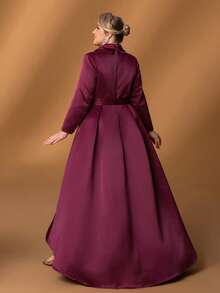 Faeriesty Mosy Plus 精致大码新娘母亲礼服,采用优雅的翻领、优雅的长袖、迷人的 A 字形轮廓和别致的蝴蝶结腰带 - 非常适合正式婚礼、盛大庆典、高档晚会、著名社交聚会和豪华正式活动 - 酒紅色 - 查看 3