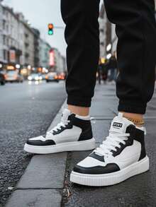 女式滑板鞋 - 黑與白 - 查看 1