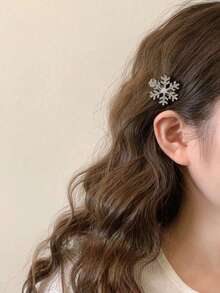 2/6/10pcs Silver Snowflake Hair Clips For Women - Rhinestone & Faux Pearl Non-Slip Claw Clips, Sparkly Winter Hair Accessories For Christmas & New Year Parties, Secure Hold For Thick Long Hair, Elegant Daily Wear Hair Barrettes & Bangs Clips - Silver - View 5