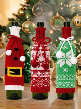 1 st stickade julöverdrag till vinflaskor - festligt tyg, snöflingor och högtidsmönster, rött band med rosett, hängande dekorationer för jul- och nyårsfiranden, vinöverdrag till jul