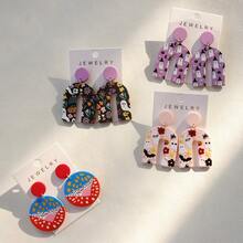 1 pereche de cercei cu pandantiv acrilic cu elemente de groază cu fantome drăguțe și amuzante de Halloween, cadou pentru petrecere și sărbătoare pentru femei