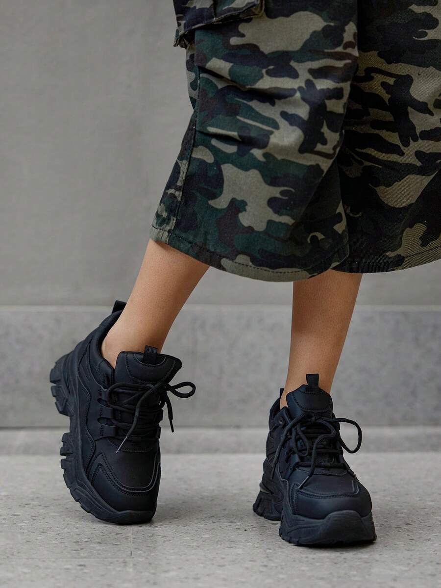 DareSee Giày thể thao đế dày mới dành cho nữ, giày sneaker da buộc dây mũi tròn kiểu cũ, giày casual nhẹ chống trơn trượt, màu đen, quà tặng mùa đông cho lễ hội âm nhạc.