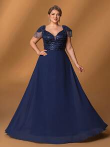 Faeriesty Mosy Plus 新娘母亲礼服:优雅雪纺晚礼服,饰有串珠亮片和鱼鳞刺绣 - 分层流苏肩部、拖地长裙和深 V 形后背,适合婚礼、红毯活动、正式晚宴和戏剧表演 - 藏蓝色 - 查看 10