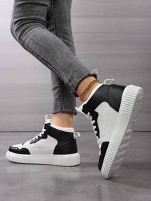 女式滑板鞋 - 黑與白 - 查看 5