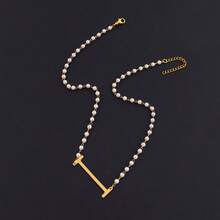 1 chiếc vòng cổ thời trang cổ điển đính chữ cái lớn và hạt ngọc trai giả, dành cho nữ. - trắng - Xem 6