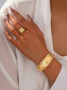 2 件时尚金色 C 形锤纹粗款手链和戒指首饰套装，适合女性日常佩戴 - 金黃色 - 查看 7