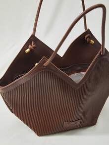 大容量、防水、轻便、便携、经典休闲爱心设计手提包，大容量单肩包，仿皮简约包，适合青少年女孩、女性、大学生、白领上班族，完美适用于大学、工作、商务、通勤、户外活动、旅行、郊游、购物、度假、返校、办公等场合，也是圣诞节和冬季圣诞礼物的理想之选。 - 咖啡棕 - 查看 7