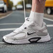 耐克男士V5 RNR复古跑步休闲运动鞋，HJ5228-104 - 白色 - 查看 5