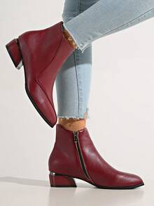 秋冬女士高端酒红色皮革拼接尖头金属光泽4厘米粗跟侧拉链时尚性感派对短踝切尔西靴