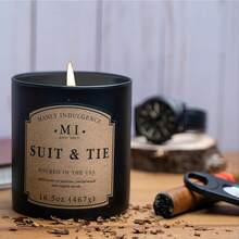Winters Edge - Velas perfumadas para hombres, mecha de madera de 15 onzas, cera de mezcla de soja premium, quemaduras de 60 horas, velas perfumadas para el hogar, fabricadas en los - Traje y corbata - Ver 7