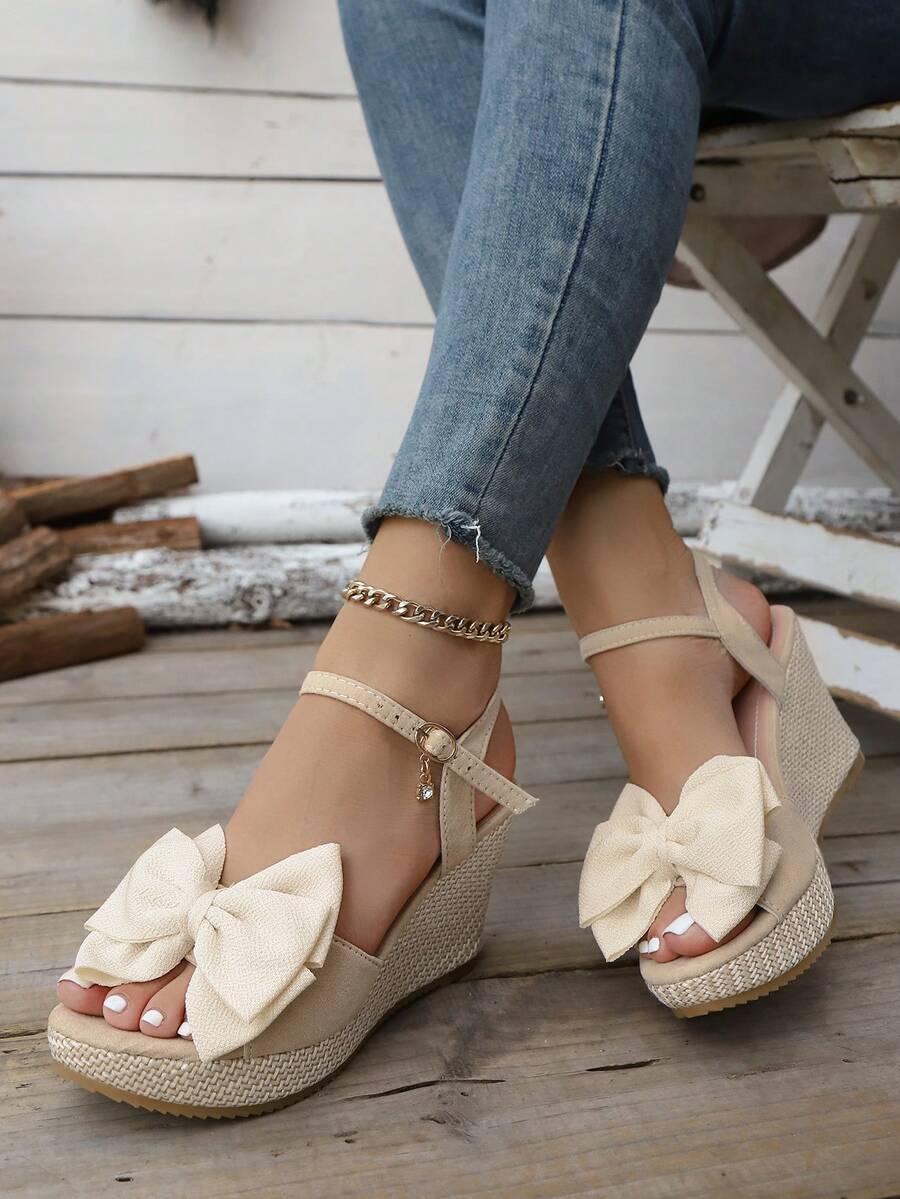 新款夏季厚底凉鞋，多功能厚底防水，厚底设计增高显瘦